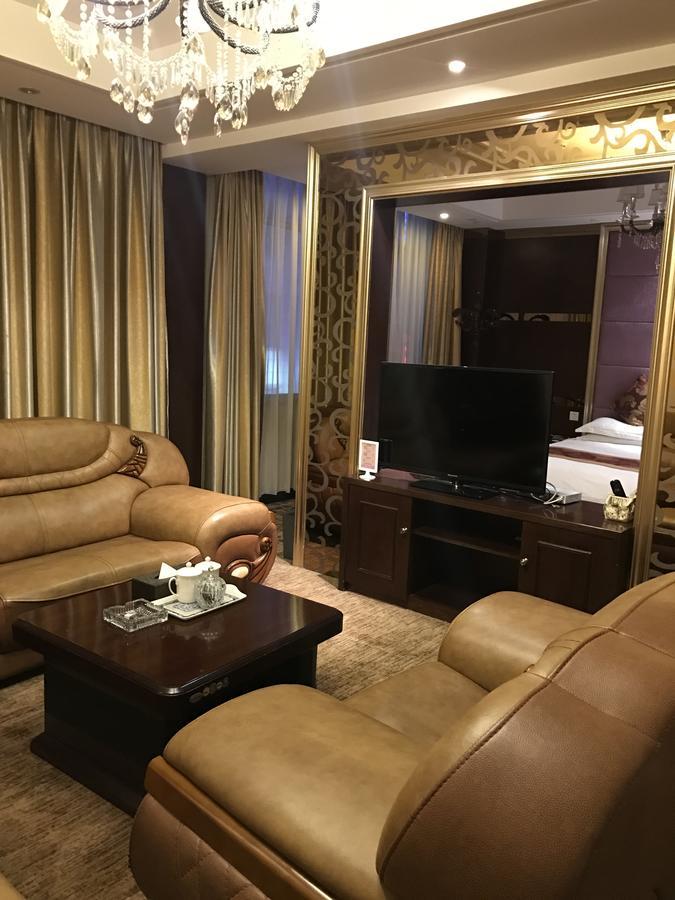 Huayu Paradise International Hotel Lhasa Ngoại thất bức ảnh