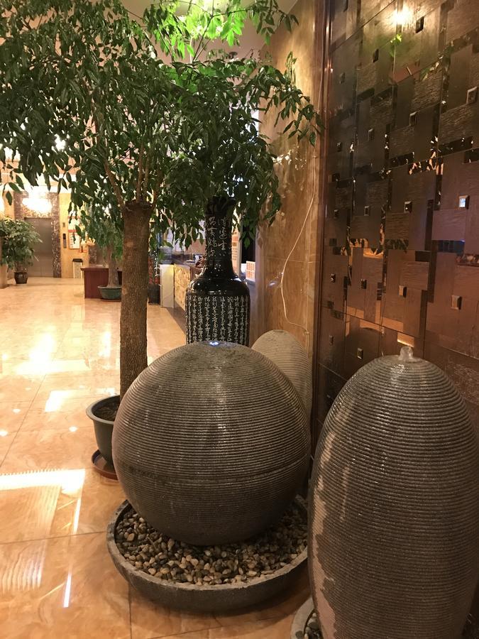 Huayu Paradise International Hotel Lhasa Ngoại thất bức ảnh